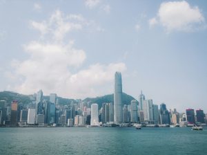 香港勞動市場的變革與挑戰