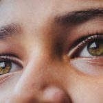 守護銀髮族的視界清晰度 從日常護理到專業治療的全面保障